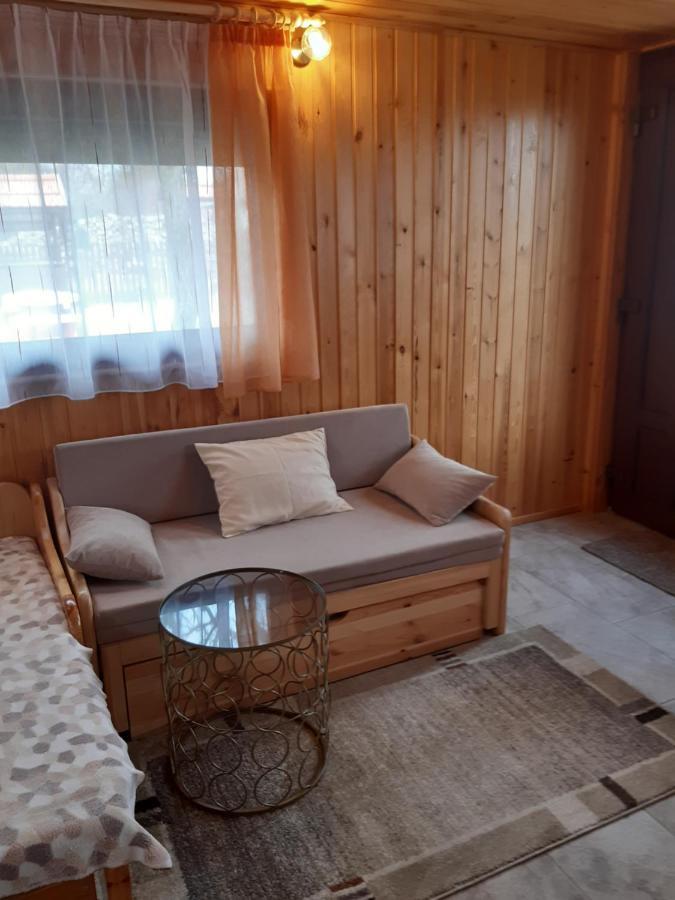 Matyas Apartman Tard Exterior photo